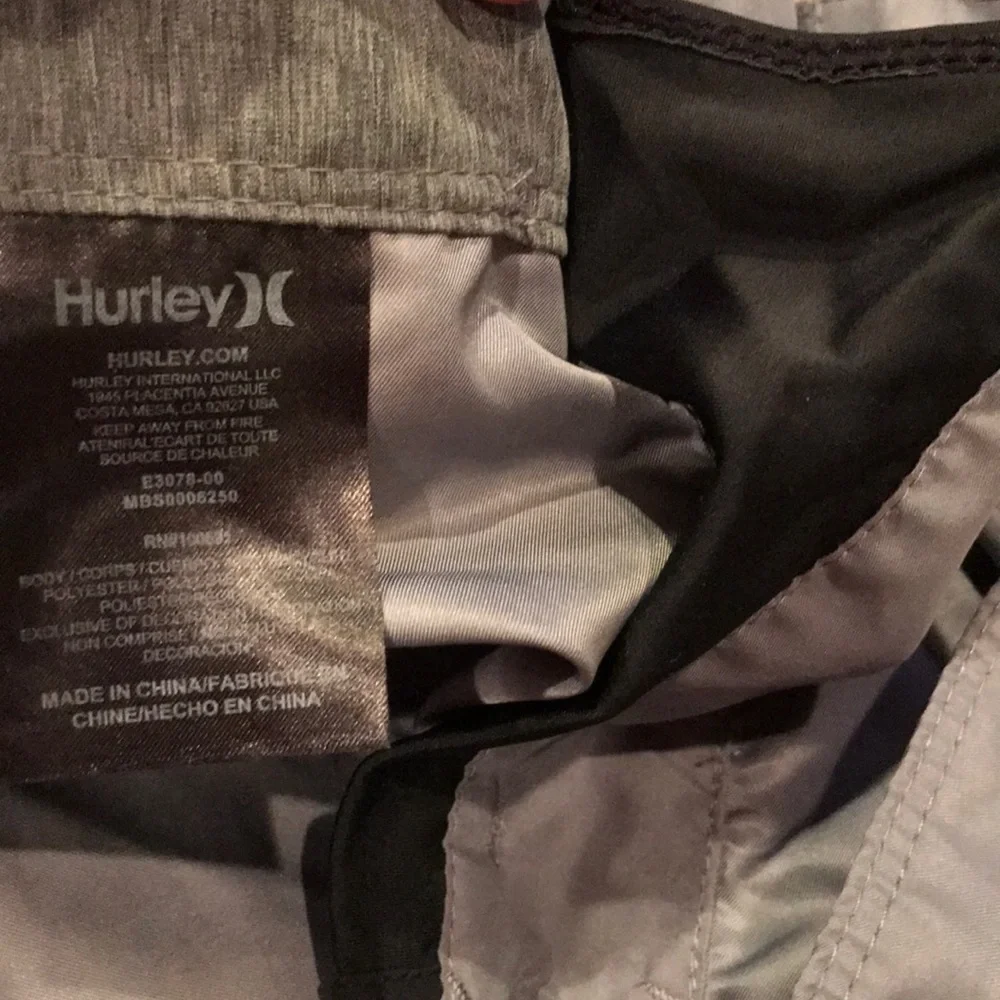 Hurley 30 waist gray 8.5” inseam unlined surf board shorts pocket EUC